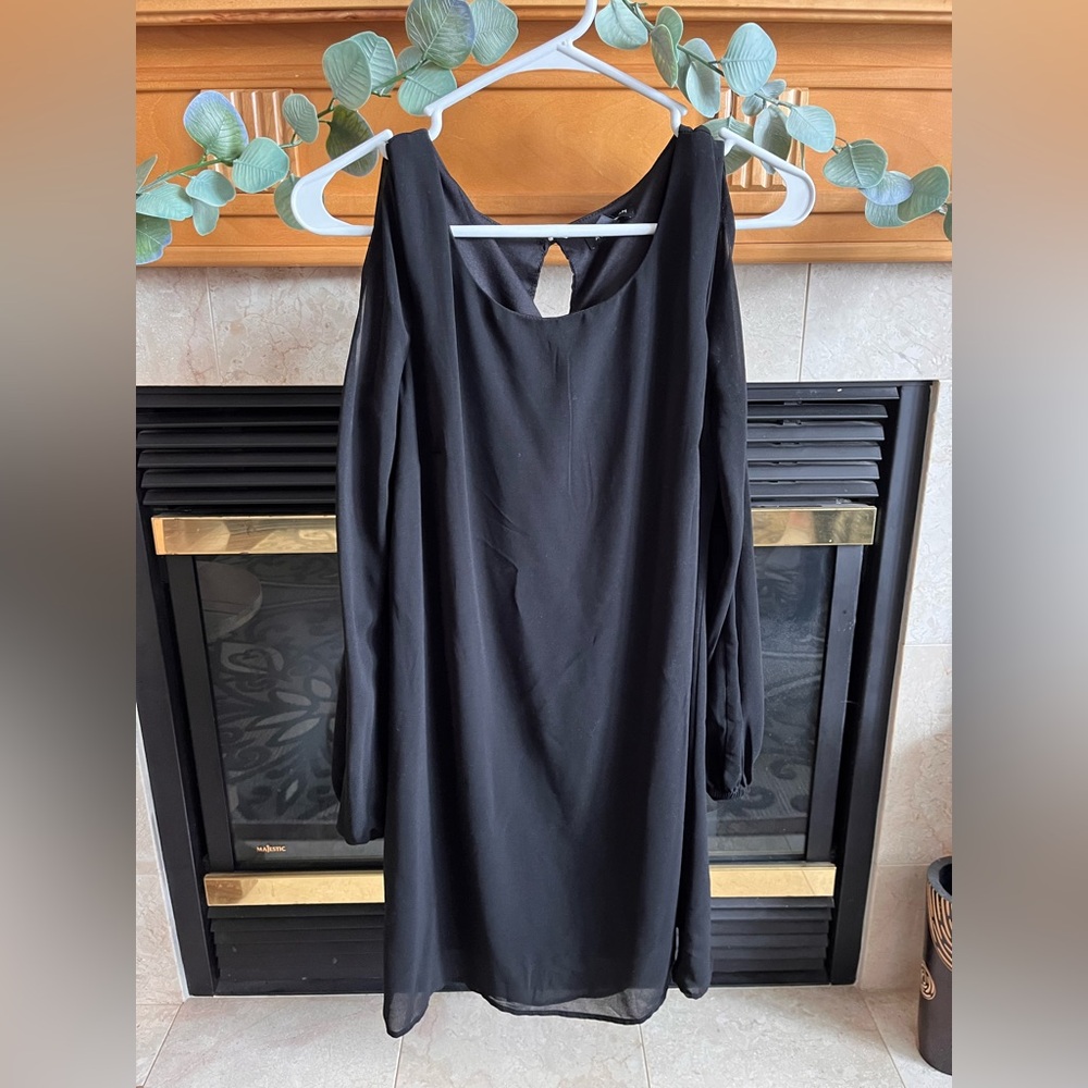Black long sleeve dress